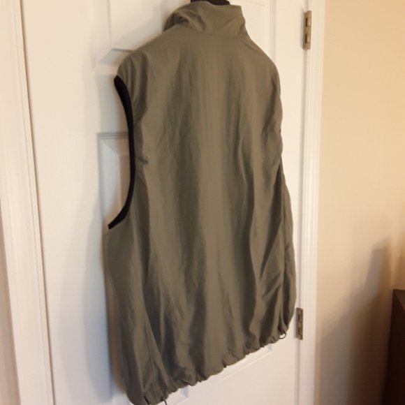 COLUMBIA sleeveless vest light green A/XL full zipper front 2 front zippered poc - Picture 9 of 9